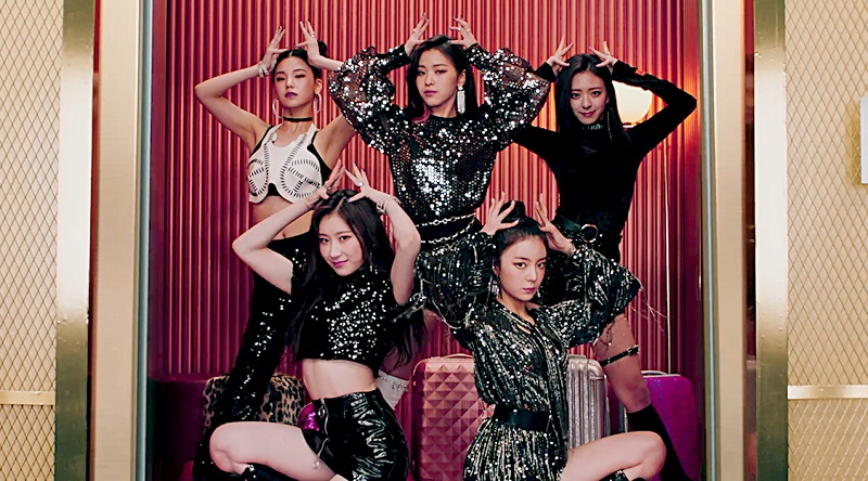 ITZY_DALLA_DALLA 1.jpg