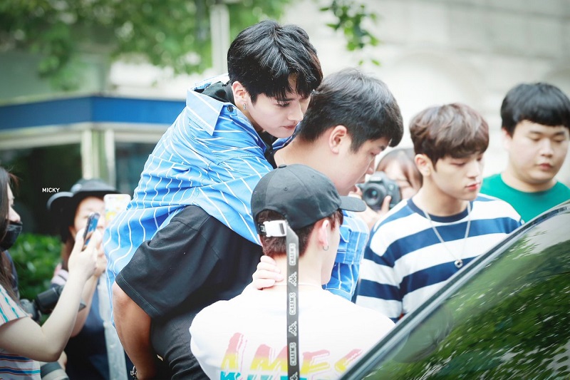 Stray-Kids-leeknow 1.jpg