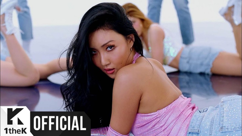 hwasa-twit 1.jpg