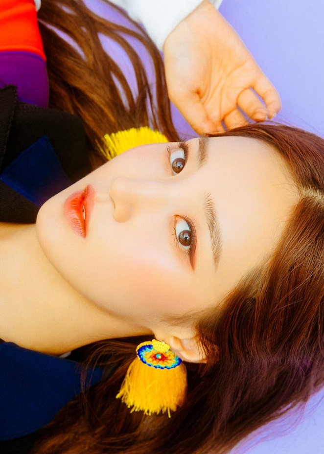 yuri soloalbum 2.jpg