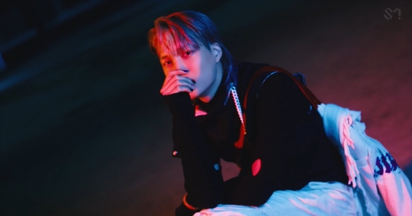 Il debutto solista di Kai: ecco "Mmmh"!