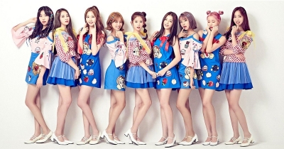 Le MOMOLAND svelano il loro lightstick!