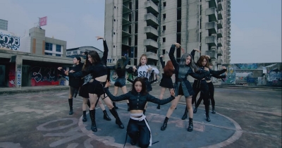 Un comeback da "girl crush" per le LOONA con "So What"