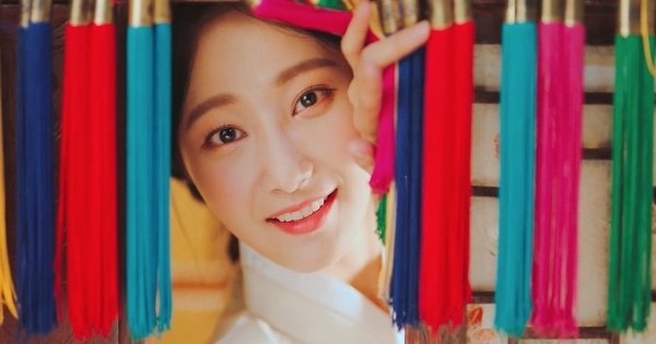 Le MOMOLAND fanno festa in Hanbok nel teaser di "BAAM"