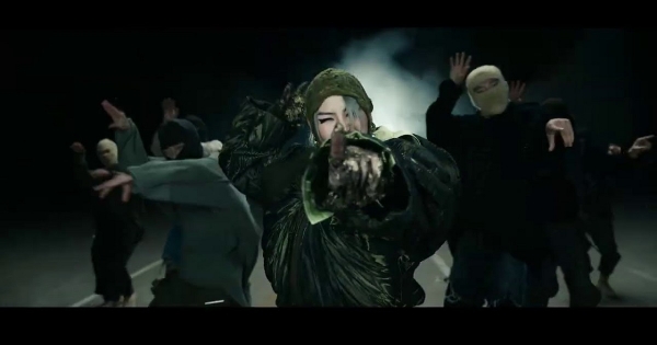 Il fiore d'ibisco &egrave; sbocciato: CL torna con "HWA"!