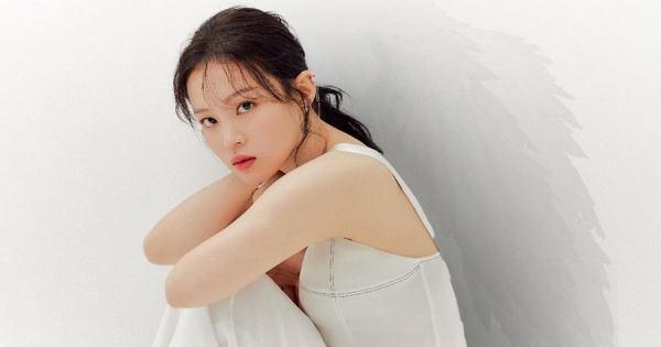 Lee Hi diventa un angelo custode nel video di "Holo"