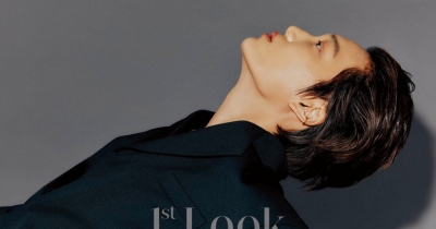 Kai degli EXO mantiene uno stile semplice e classico per il suo 1&deg; Look come la nuova &ldquo;musa&rdquo; di 'Bobbi Brown' in Asia