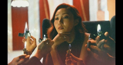 Hwasa ci presenta "Mar&iacute;a" nel suo primo minialbum solista