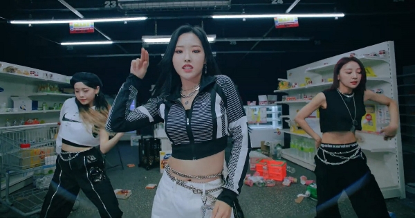 Tornano le LOONA con un nuovo minialbum e il singolo "Why Not?"