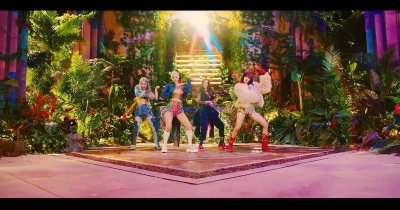 BLACKPINK is back in our area! Ecco "How You Like That"