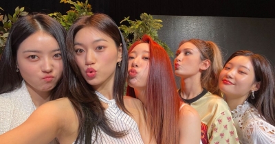 Le IOI si riuniscono in live per festeggiare il loro quinto anniversario!