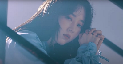 Moonbyul mostra il suo talento nel Performance Video di "Absence"