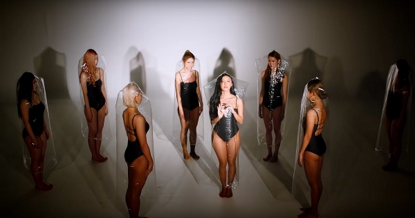 Il debutto solista di Hwasa &egrave; arrivato!