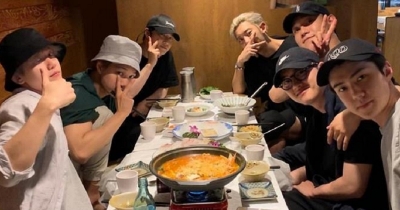 Gli EXO salutano D.O con una cena speciale