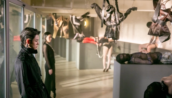 Yeonjun dei TXT, YangYang dei WayV e BIBI Sfileranno su una Passerella Digitale per le Sfilate di Moda della Fashion Week di New York