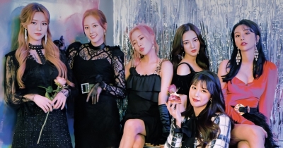 Le MOMOLAND tornano in veste romantica: ecco "Starry Night"