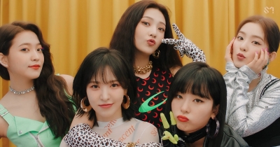 Le Red Velvet ti invitano al parco di divertimenti con "Zimzalabim"