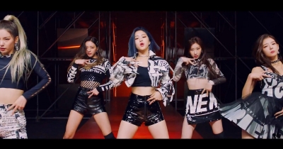 "Voglio essere me stessa": le ITZY rinnovano il loro messaggio in "WANNABE"