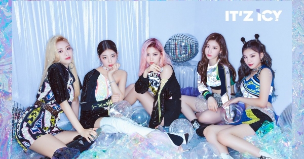 Le ITZY annunciano a sorpresa il comeback