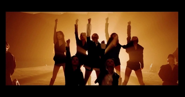 Le CLC arrivano in "elicottero" per il loro ultimo comeback!