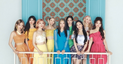 Riecco le fromis_9: "Talk &amp; Talk" segna il debutto con Pledis