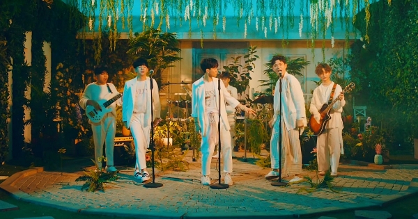 I TheEastLight ci portano dentro l'estate con "Love Flutters"